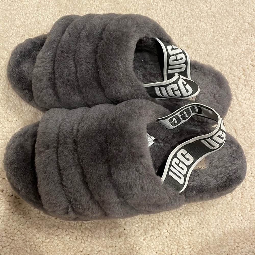ugg slippers🤍